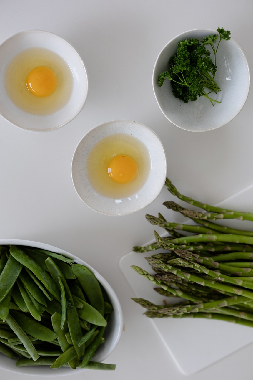 Osterbrunch Rezept - grünes Gemüse mit zweierlei Topfenaufstrich