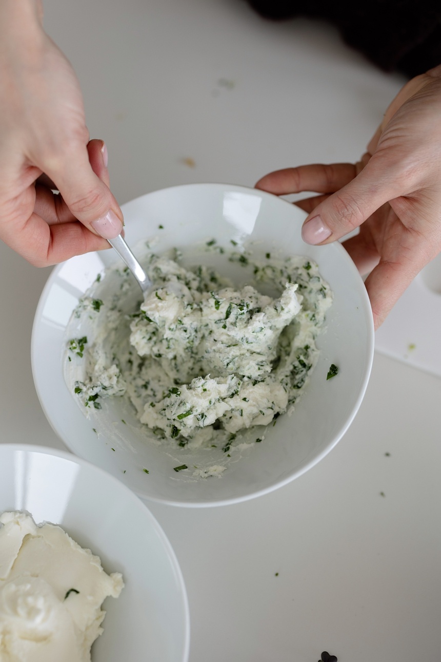 Osterbrunch Rezept - grünes Gemüse mit zweierlei Topfenaufstrich