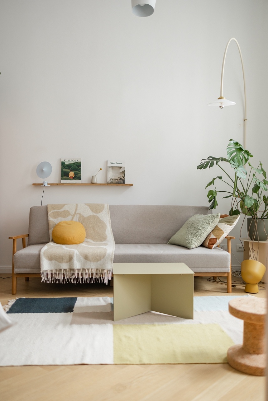 Die farbenfrohe Altbauwohnung von Laura Pineiro Atienza