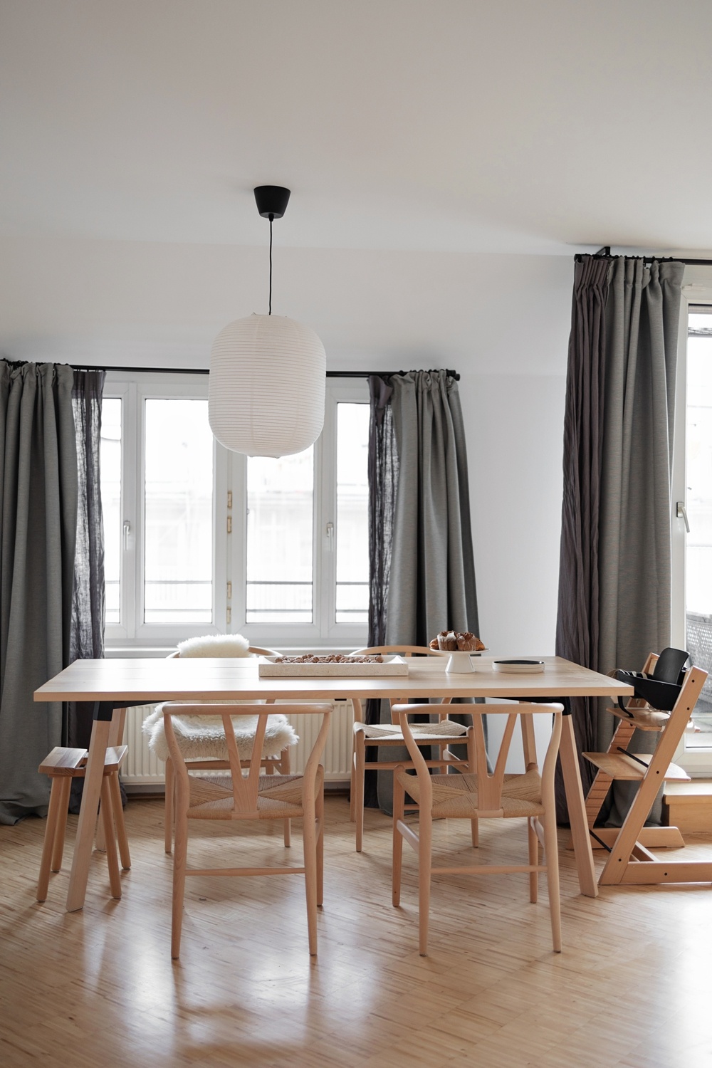 Esstisch mit Carl Hansen CH 24 - Wishbone Chairs